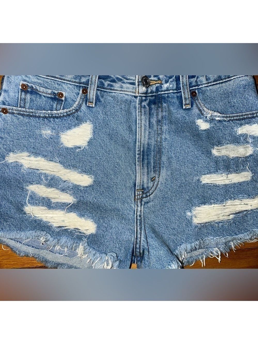 Abercrombie & Fitch Annie High Rise Short Distressed Ripped Raw Hem - Picture 7 of 11